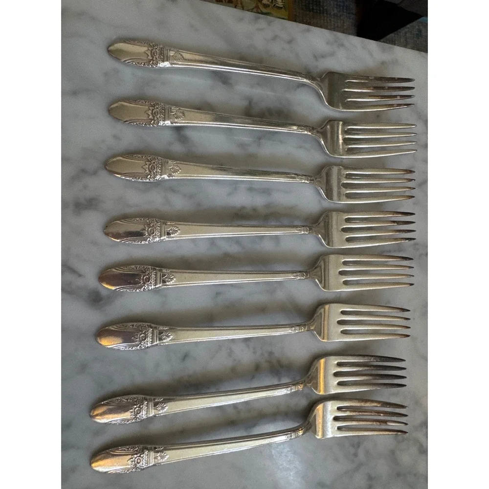 1847 Rogers Bros First Love Silverplate Flatware Set 39 Pieces Floral IS EUC